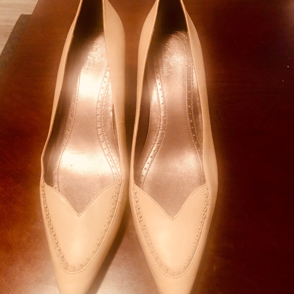 Brooks brother kitten heel pumps